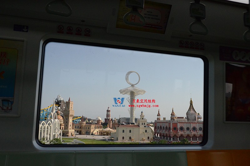 身姿輕盈，造型優美的膜結構建筑