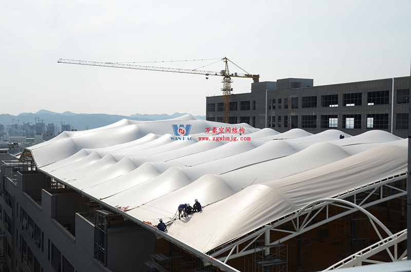 浙江真愛毯業科技有限公司廠房三屋面膜結構工程完工大吉！