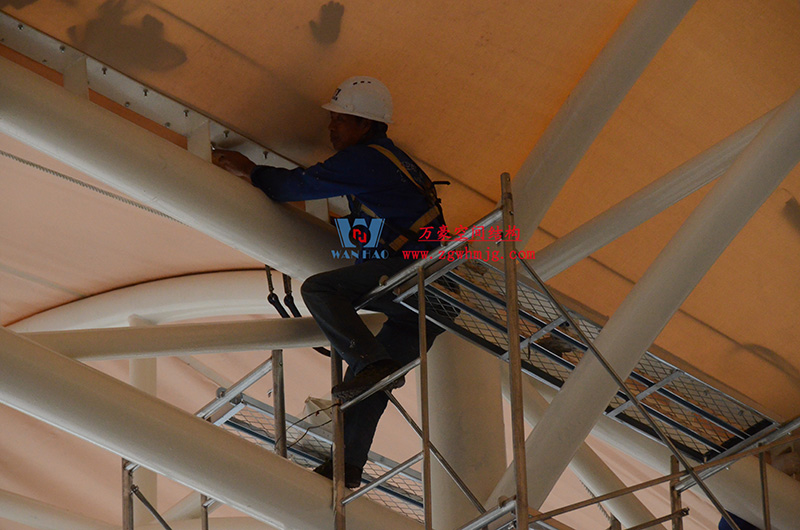 浙江真愛毯業科技有限公司廠房三屋面膜結構工程完工大吉！