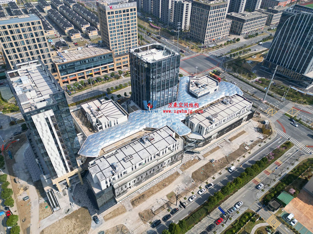 已完工，這個ETFE氣枕商業天幕閃亮登場！