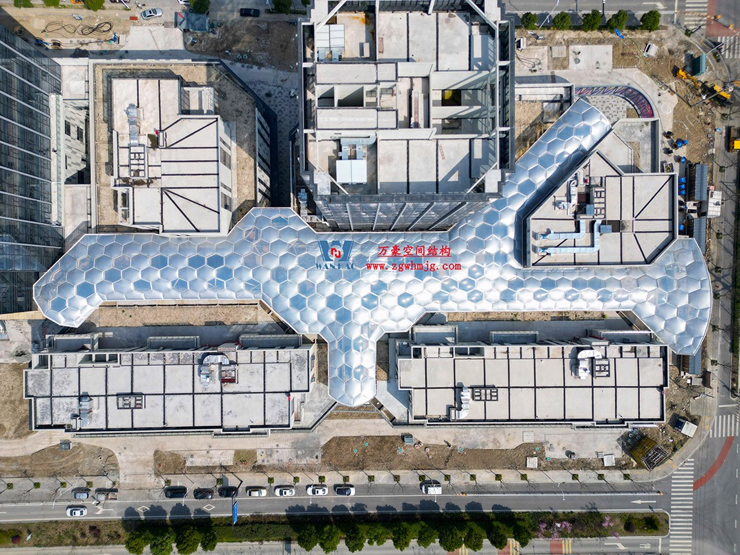 已完工，這個ETFE氣枕商業天幕閃亮登場！