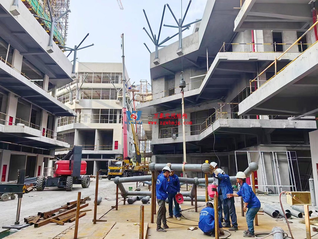 已完工，這個ETFE氣枕商業天幕閃亮登場！