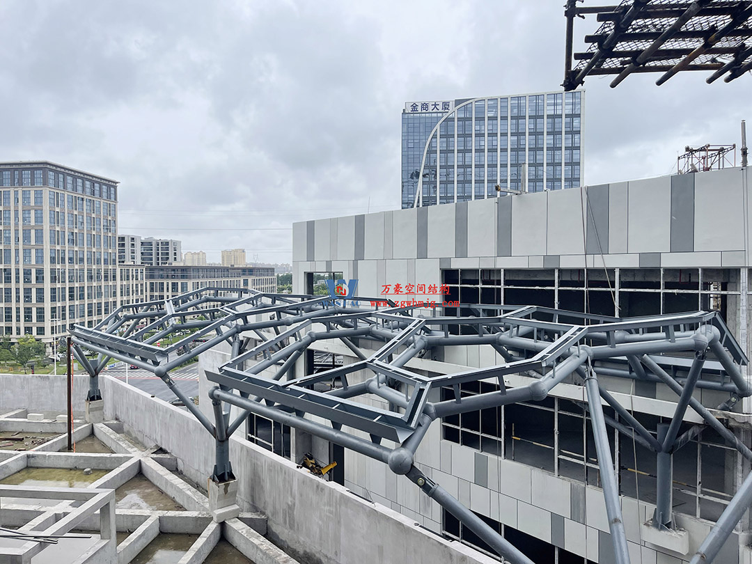 已完工，這個ETFE氣枕商業天幕閃亮登場！