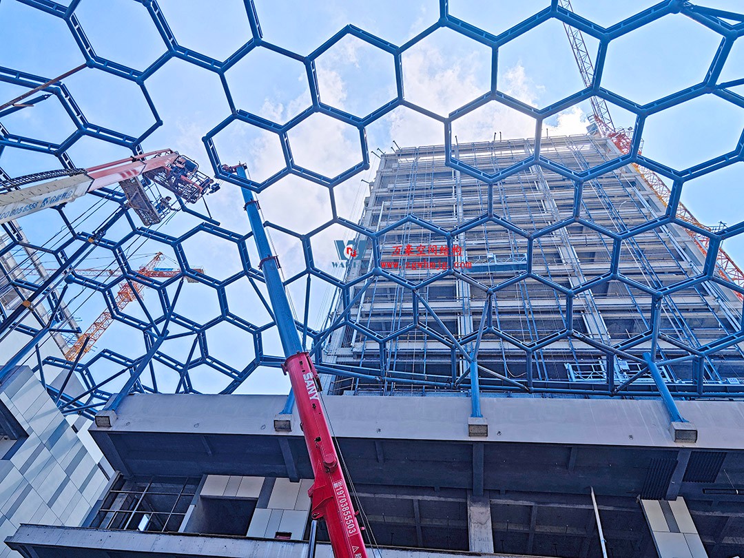 已完工，這個ETFE氣枕商業天幕閃亮登場！