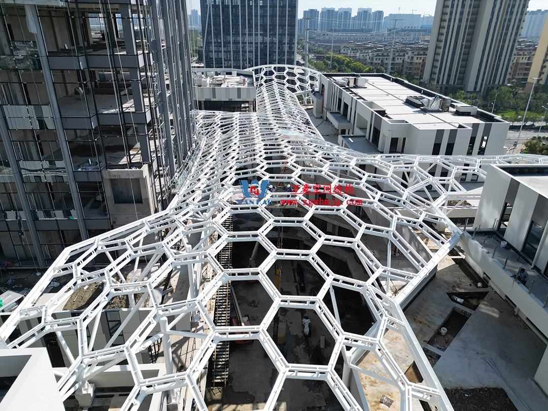 已完工，這個ETFE氣枕商業天幕閃亮登場！