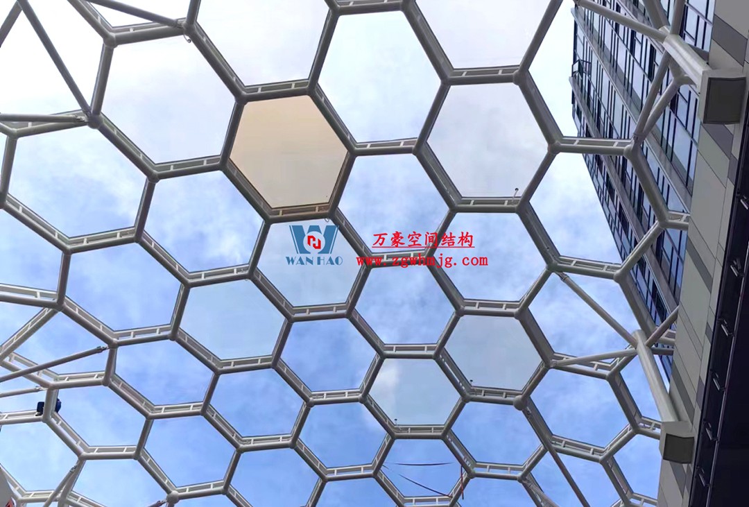 已完工，這個ETFE氣枕商業天幕閃亮登場！