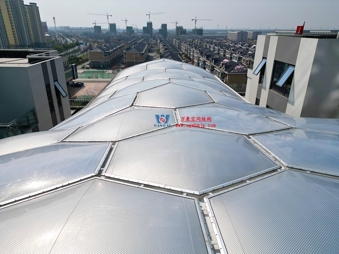已完工，這個ETFE氣枕商業天幕閃亮登場！