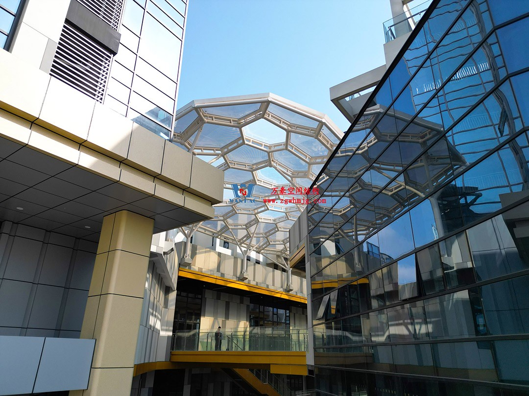 已完工，這個ETFE氣枕商業天幕閃亮登場！