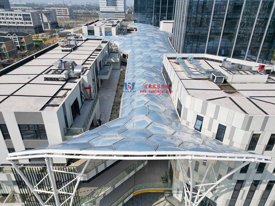 已完工，這個ETFE氣枕商業天幕閃亮登場！