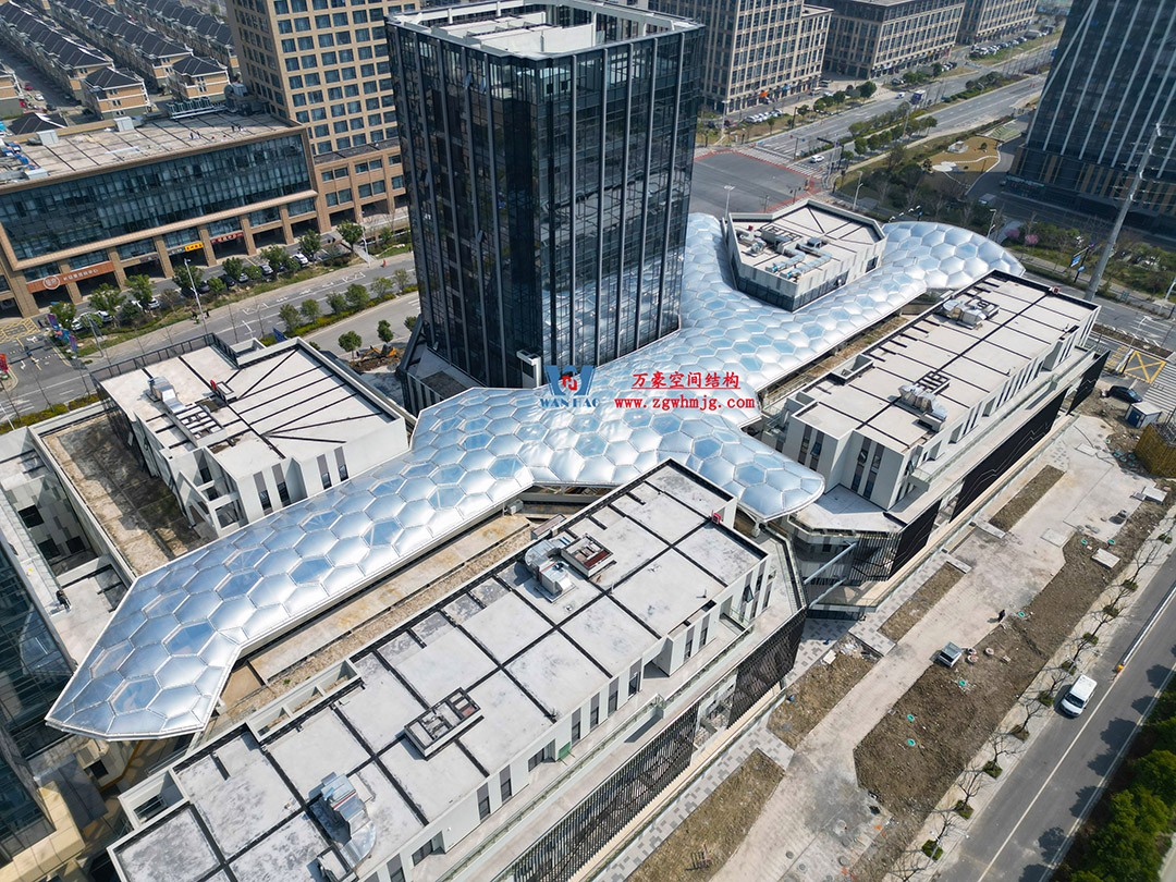 已完工，這個ETFE氣枕商業天幕閃亮登場！