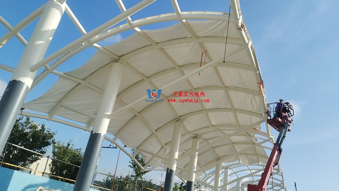 全面加速建設，創建優質精品工程