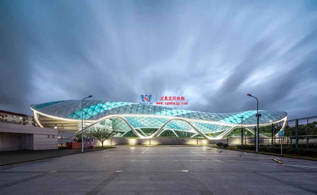 帆影碧波|風雨操場上的ETFE膜結構穹頂 帆影碧波|風雨操場上的ETFE膜結構穹頂