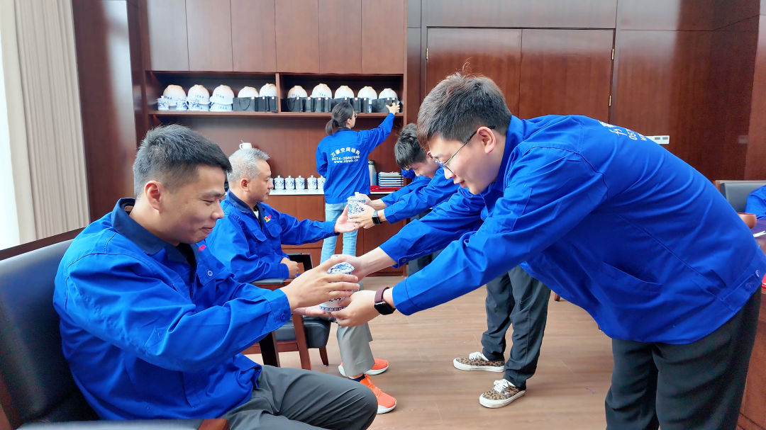 浙江萬豪空間結構集團有限公司隆重舉行“匠心傳承·共筑未來”師徒大會! 浙江萬豪空間結構集團有限公司隆重舉行“匠心傳承·共筑未來”師徒大會!