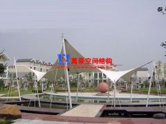 膜結構遮陽棚有哪些特點？哪些場所可以使用膜結構遮陽蓬？