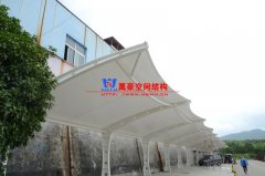 膜結構車棚表面為什么會有污垢？解決方法是什么？