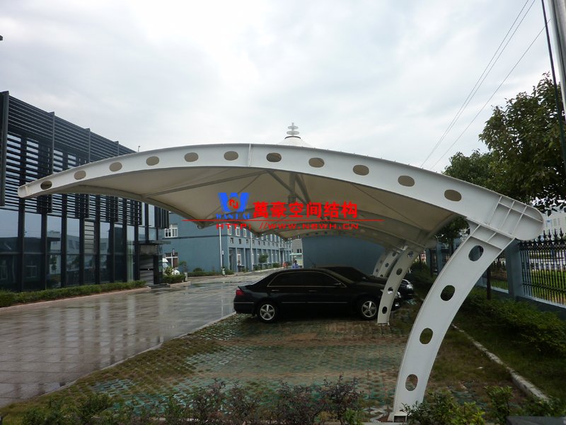 膜結構車棚隔熱性能