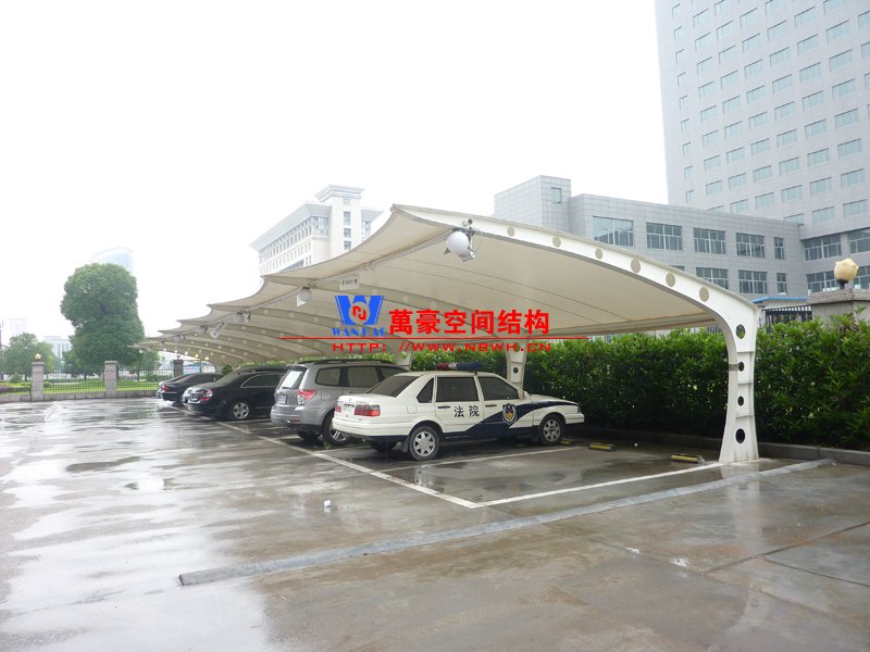 膜結構車棚加固