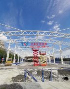 浙江紡織服裝職業技術學院東西校區運動場膜結構項目膜結構安裝中