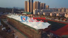 張拉膜結(jié)構(gòu)看臺(tái)的膜材如何選擇？張拉膜結(jié)構(gòu)看臺(tái)怎么維護(hù)保養(yǎng)？