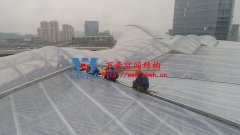 ETFE膜結(jié)構(gòu)膜材幾層最好？鍍點(diǎn)ETFE膜結(jié)構(gòu)好用嗎？